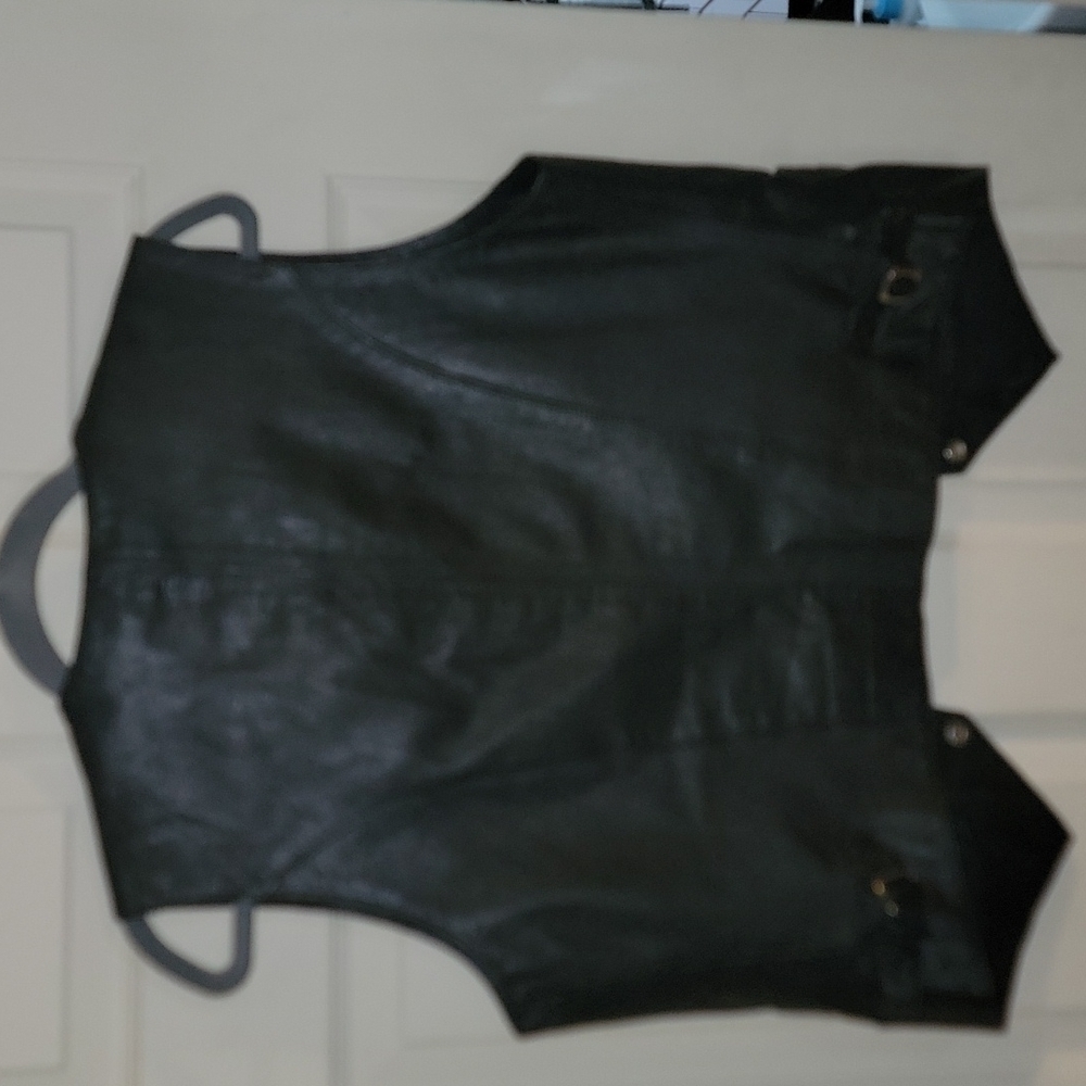 Harley Davidson Cowhide Vest - Picture 2 of 5